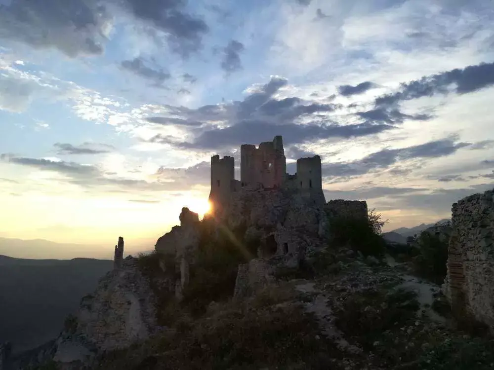 percorso trekking rocca calascio